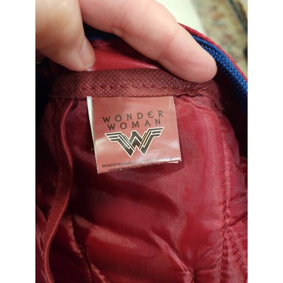Wonder Woman backpack with gold accents - like new - Picture 3 of 7
